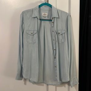 American Eagle Light Wash Denim Button Down Shirt — Size: XS